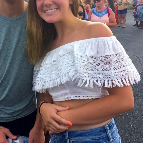 American Eagle crop top - Picture 2 of 4